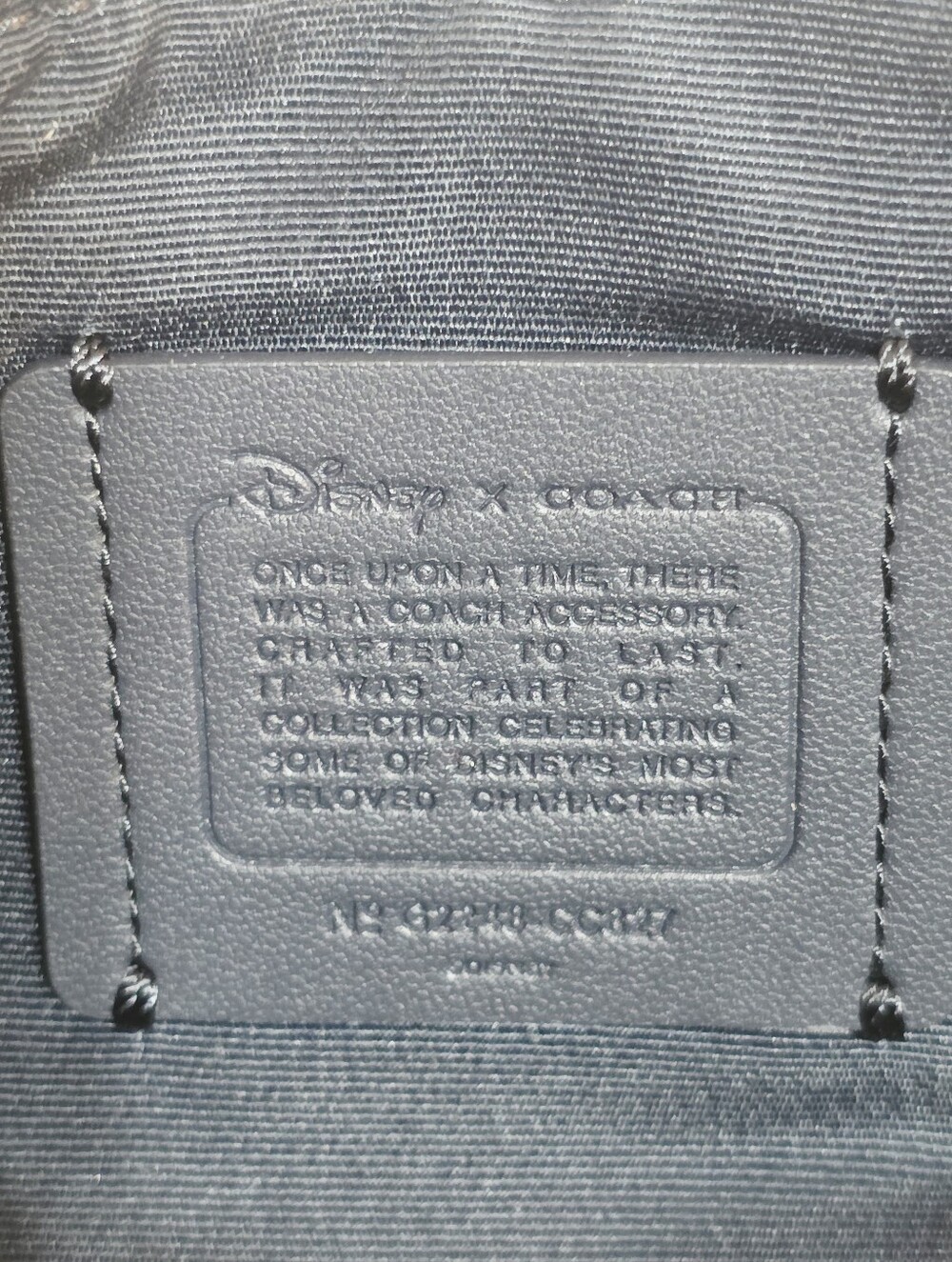 Coach Disney X Coach Corner Zip Wristlet Ursula Motif Ice Blue Multi Rare CC827 - Picture 11 of 15